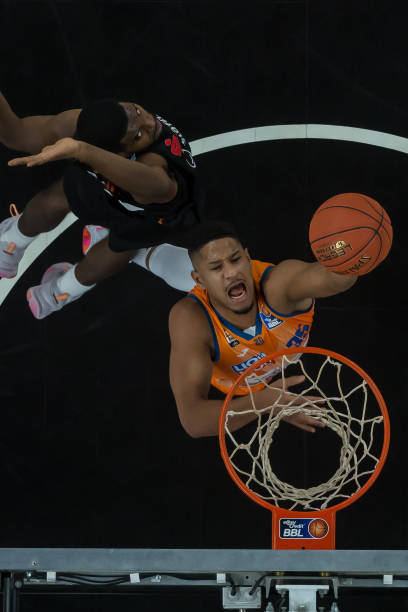 几乎贯穿了 几乎贯穿了