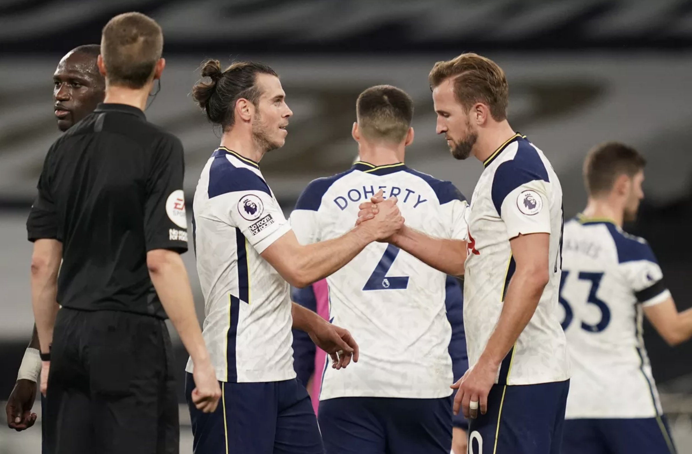 方面也不甘 方面也不甘